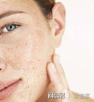 痘痘皮肤用什么补水