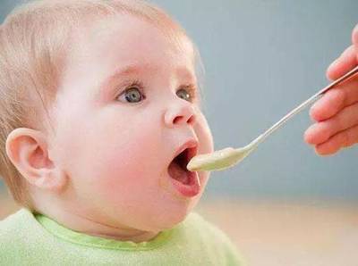 辅食什么时候吃
